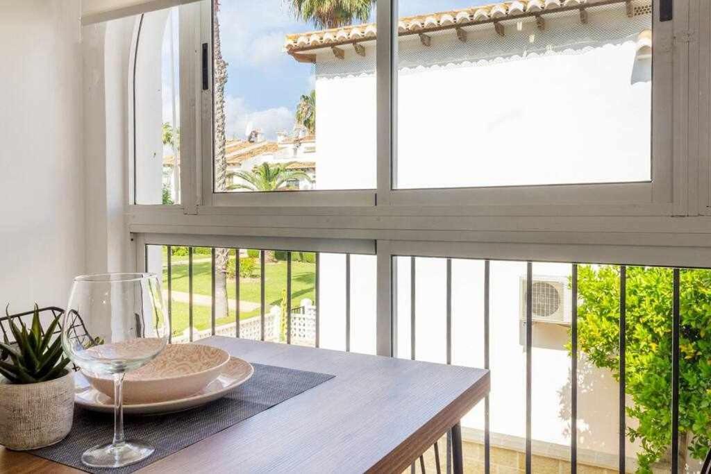 Bungalow Pink Palm Beach Torrevieja Exterior foto