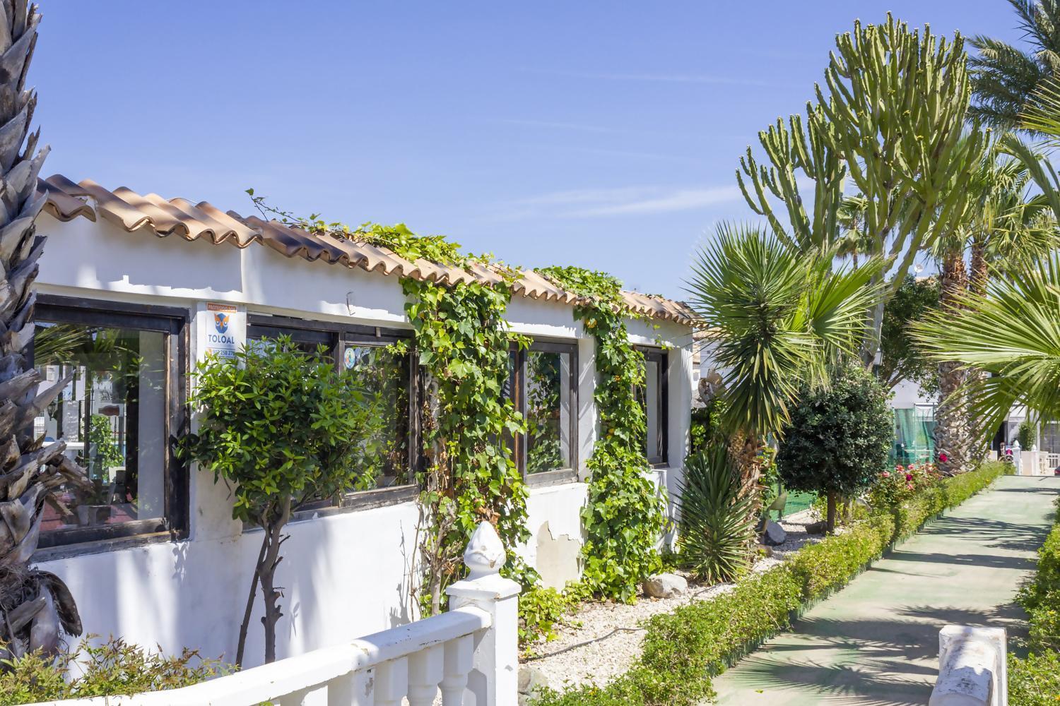 Bungalow Pink Palm Beach Torrevieja Exterior foto